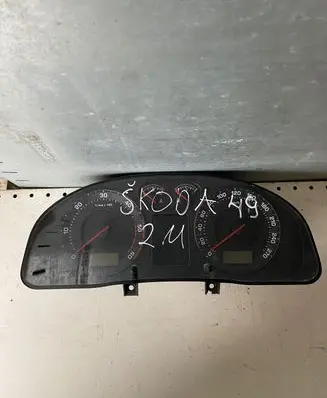 Skoda Superb B5 (3U) Speedometer (instrument cluster) 3U0920840A 110080115003