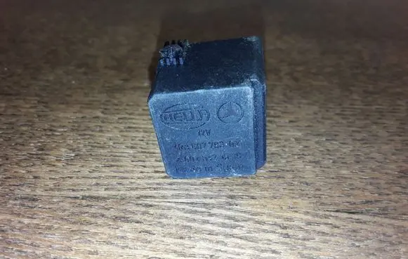Mercedes-Benz ML W164 Other relay A0025421519 4RA00779302