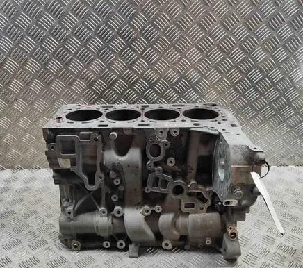 BMW 3 F30 F35 F31 Engine block 8513975