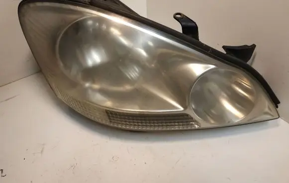 Toyota Avensis Verso Headlight/headlamp