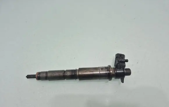 Nissan Qashqai+2 Fuel injector 954766H82828929