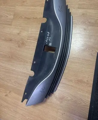 Renault Laguna II Front bumper upper radiator grill 8200012581