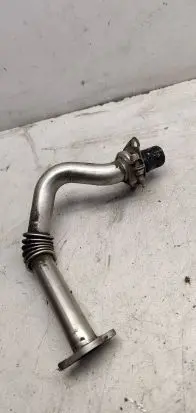 Volkswagen Jetta VI EGR valve line/pipe/hose 070131548C
