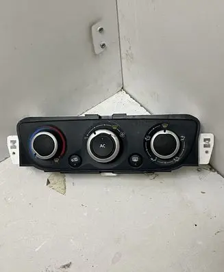 Renault Megane III Climate control unit T1001766G