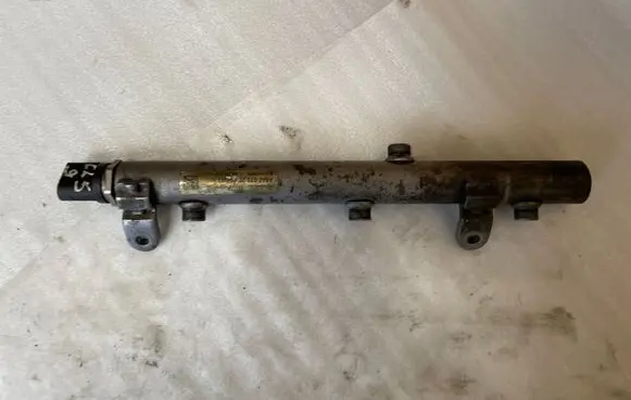 Mercedes-Benz E W211 Fuel main line pipe A6420702595
