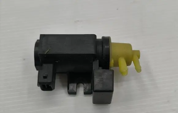 Opel Zafira C Turbo solenoid valve 55566898