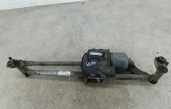 Skoda Octavia Mk2 (1Z) Front wiper linkage 