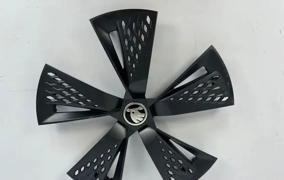 Skoda Karoq R17 wheel hub/cap/trim 57A601169F