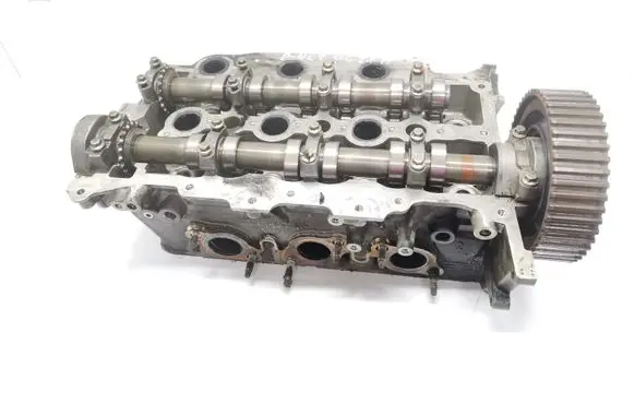 Peugeot 407 Engine head 