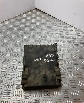 Volkswagen PASSAT B7 Fuse box cover 1K0937132
