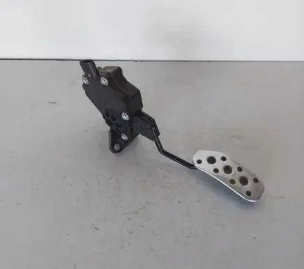 Lexus RX 450H Accelerator throttle pedal 7811048030 1988009081