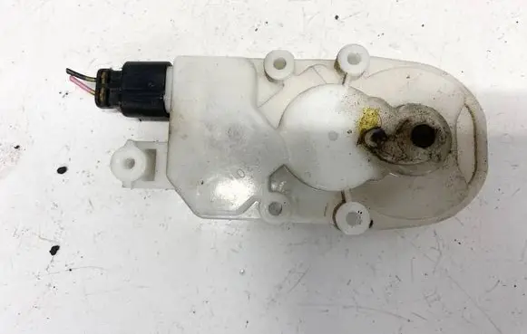 Mitsubishi Grandis Central locking motor 05630