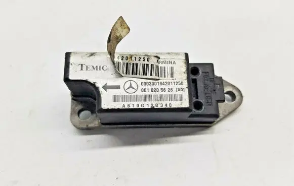 Mercedes-Benz E W210 Airbag deployment crash/impact sensor 0018205626 nr3238