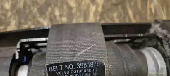 Volvo S80 Front seatbelt 39818791