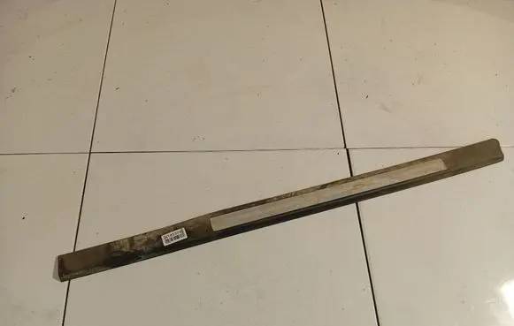 Front sill trim cover