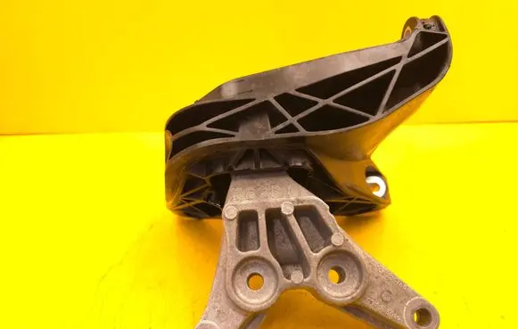 Peugeot 3008 II Engine mount bracket 091622 008956A