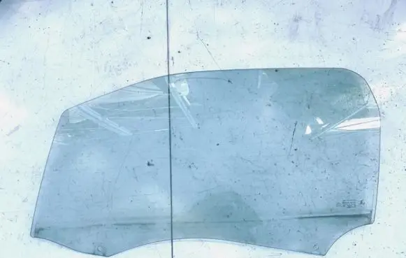 Citroen DS3 Front door window glass four-door