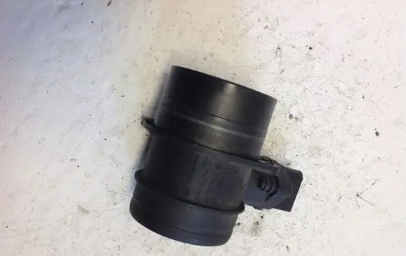 Volkswagen Golf V Mass air flow meter 0281002461 074906461