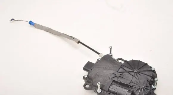 Land Rover Discovery 5 Tailgate exterior lock DK62404C10AE
