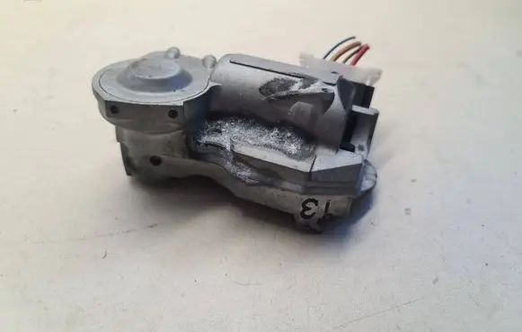 Mercedes-Benz E W211 Steering wheel lock A2034621130