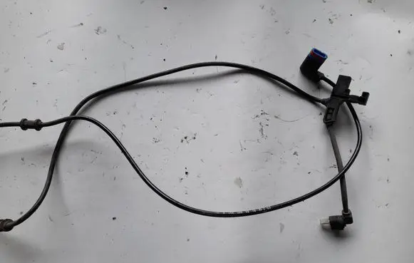 Mercedes-Benz E A207 Brake pads wear sensor A2045404010