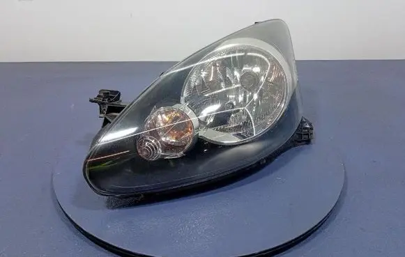 Toyota Aygo AB10 Headlight/headlamp 811500H070
