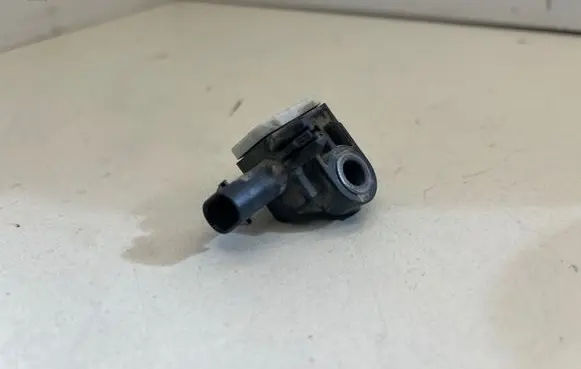Volkswagen Polo V 6R Airbag deployment crash/impact sensor 2H0959351 121108102