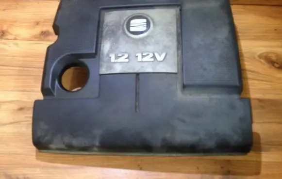 Engine cover (trim)