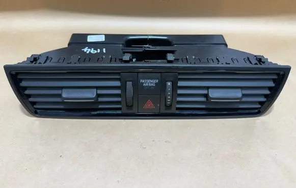 Skoda Rapid (NH) Dash center air vent grill 5JA820951A