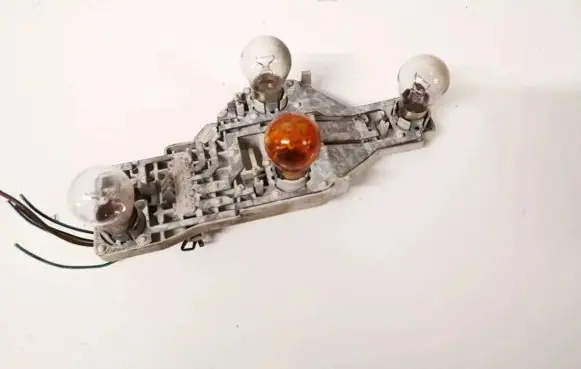 Skoda Octavia Mk2 (1Z) Tail light bulb cover holder 1z9945258