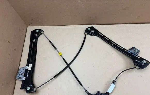 Mercedes-Benz E C207 W207 Front door electric window regulator A2077200546