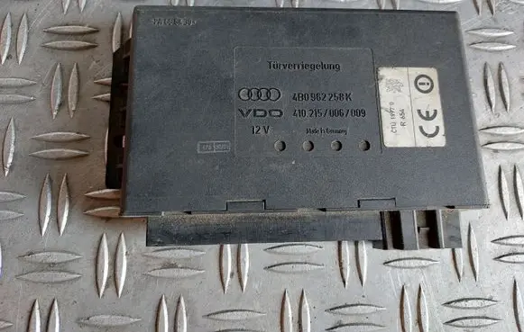 Audi A6 S6 C5 4B Comfort/convenience module 4B0962258K