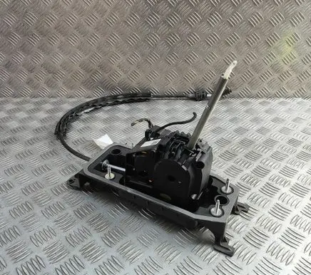 Volkswagen Polo VI Gear shifter/selector 2Q2713023AA