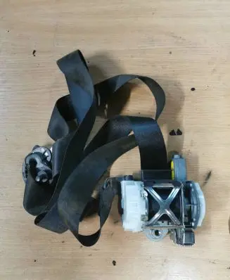BMW 4 F32 F33 Front seatbelt 34119627