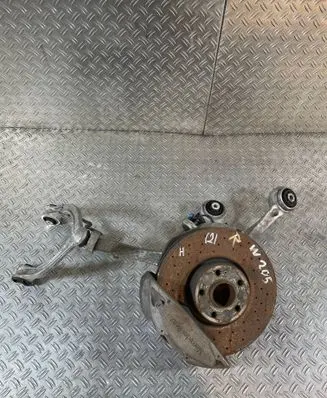 Mercedes-Benz C W205 Front wheel hub spindle knuckle 2052200 15L0121467R