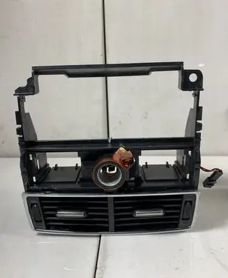Audi A8 S8 D3 4E Rear air vent grill 4E0819203A