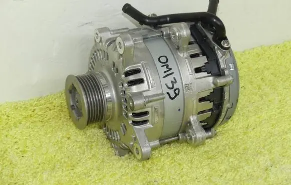 Audi A4 S4 B8 8K Generator/alternator 05E903019H