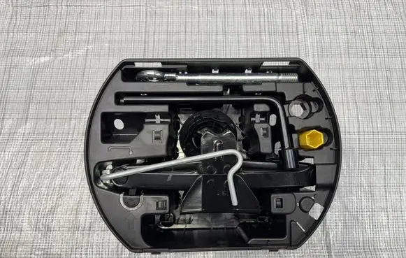Jeep Avenger Tool set 