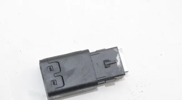Peugeot 2008 II USB socket connector 98313506VV