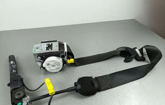 Jeep Grand Cherokee WL Front seatbelt P6YH85TX7AE