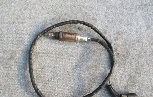 Volkswagen Golf VII Lambda probe sensor AUDI058003061