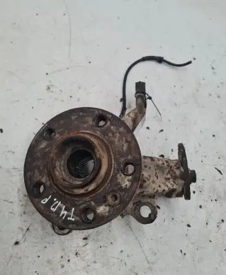 Volkswagen Transporter - Caravelle T4 Front wheel hub