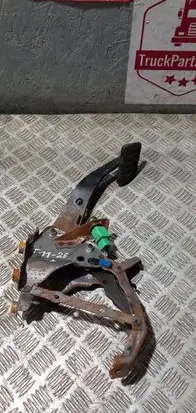 Toyota RAV 4 (XA30) Brake pedal 4711042180 T11261