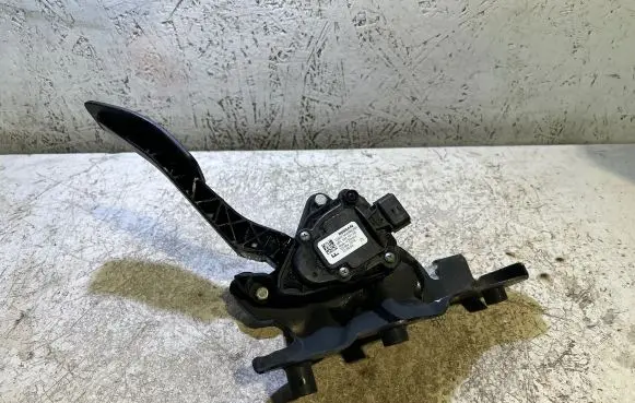 Nissan Qashqai Accelerator throttle pedal 180025AA0B 6PV93410106