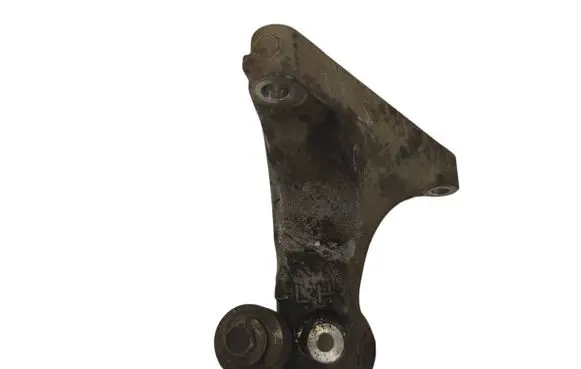 Subaru Outback (BS) Engine mounting bracket