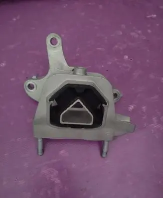 Peugeot 208 Engine mount bracket 9826551380