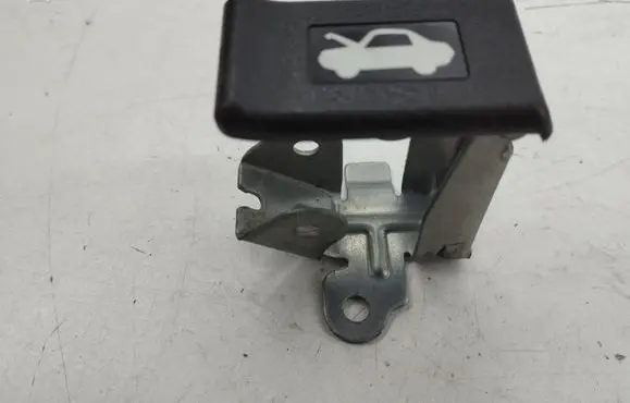 Engine bonnet (hood) release handle