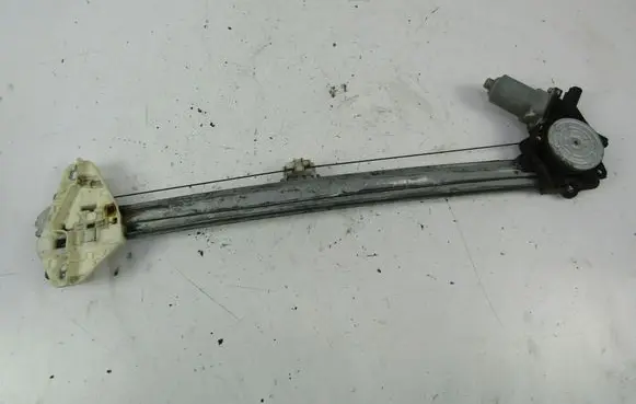 Honda CR-V Front door window regulator with motor 