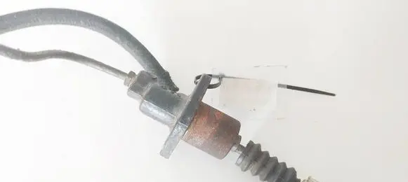 Volkswagen PASSAT B4 Clutch master cylinder 