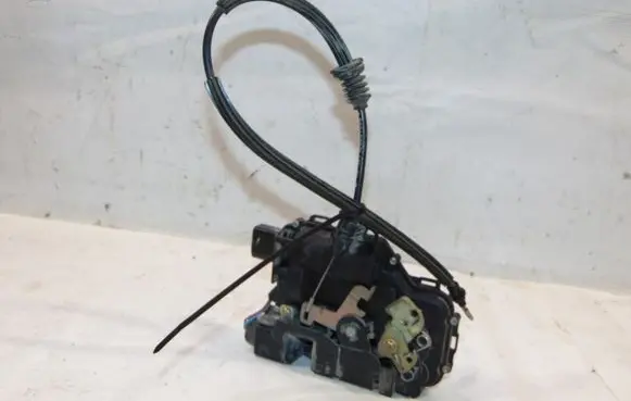 Volkswagen New Beetle Front door lock 6X1837014H